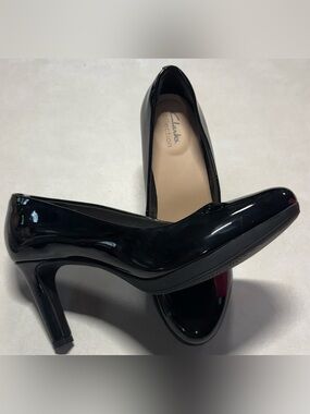 Clarks Black Patent Mid Heel Pumps